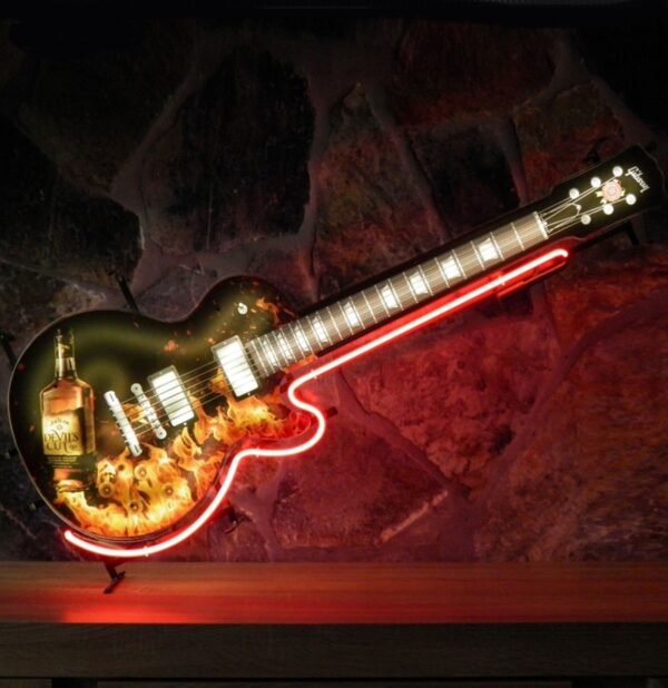 Jim Beam Devil&apos;s Cut - Gibson Gitaar Neon Verlichting 119 x 45 cm